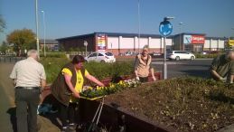 planter team at work